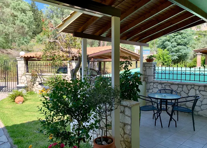 Alkionis Garden View מלון דירות Lefkáda
